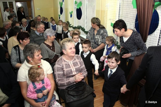 Dla Babci i Dziadka w Przedszkolu w Garzynie (zdjecia)