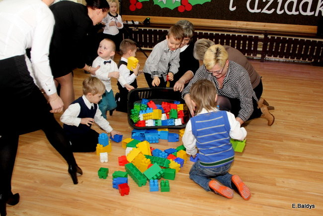 Dla Babci i Dziadka w Przedszkolu w Garzynie (zdjecia)