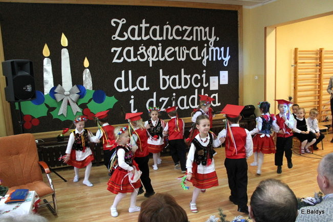 Dla Babci i Dziadka w Przedszkolu w Garzynie (zdjecia)