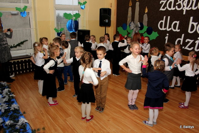 Dla Babci i Dziadka w Przedszkolu w Garzynie (zdjecia)