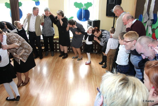 Dla Babci i Dziadka w Przedszkolu w Garzynie (zdjecia)