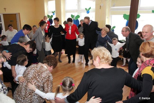 Dla Babci i Dziadka w Przedszkolu w Garzynie (zdjecia)