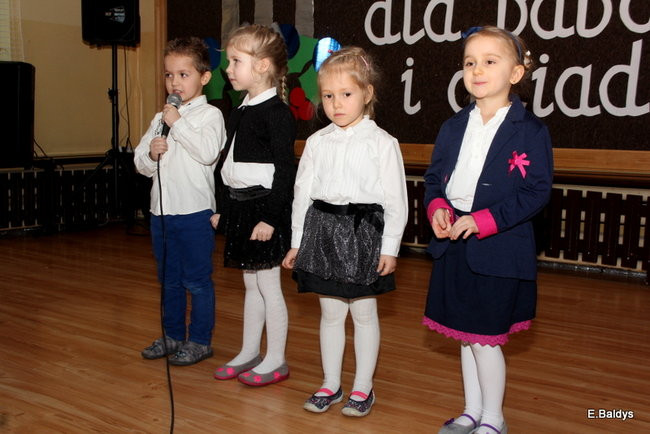 Dla Babci i Dziadka w Przedszkolu w Garzynie (zdjecia)