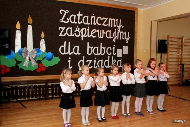 Dla Babci i Dziadka w Przedszkolu w Garzynie (zdjecia)