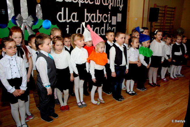 Dla Babci i Dziadka w Przedszkolu w Garzynie (zdjecia)