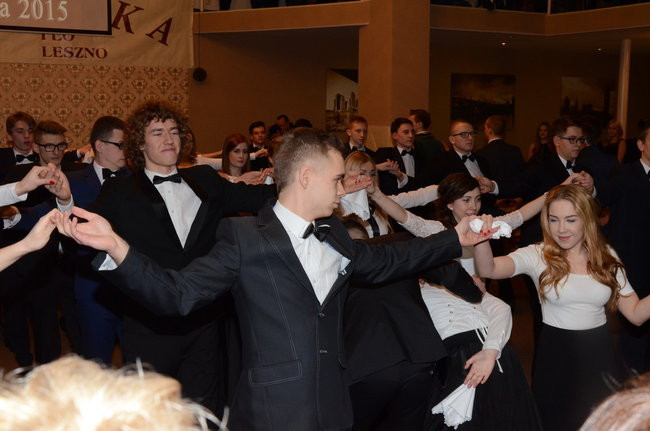 Studniówka w I LO. Artystycznie zadziwili (zdjęcia)