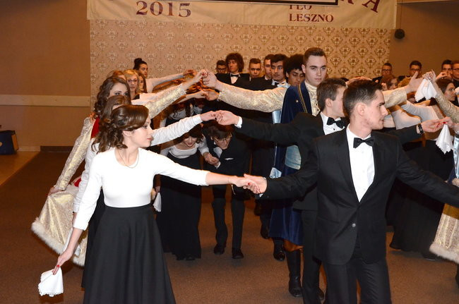 Studniówka w I LO. Artystycznie zadziwili (zdjęcia)