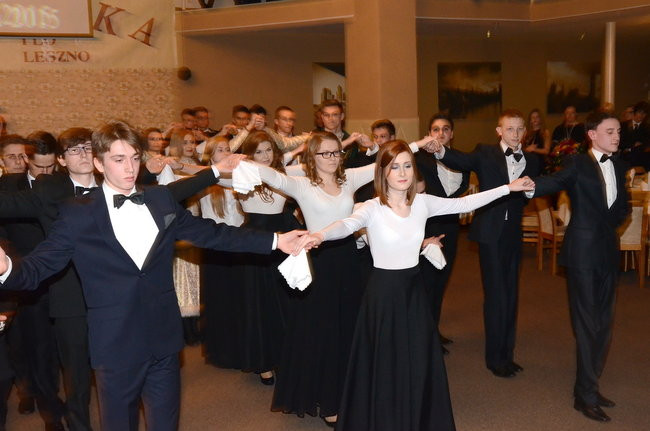 Studniówka w I LO. Artystycznie zadziwili (zdjęcia)