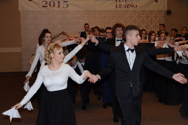 Studniówka w I LO. Artystycznie zadziwili (zdjęcia)