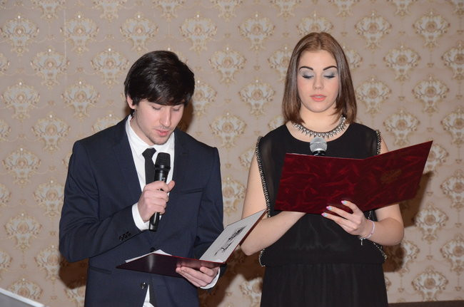 Studniówka w I LO. Artystycznie zadziwili (zdjęcia)