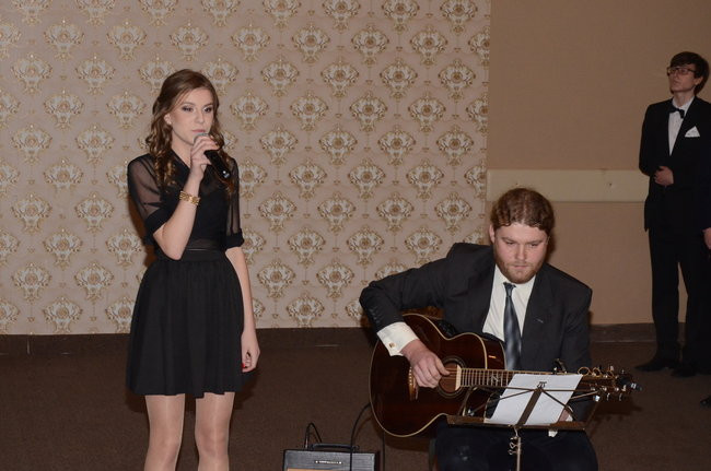 Studniówka w I LO. Artystycznie zadziwili (zdjęcia)