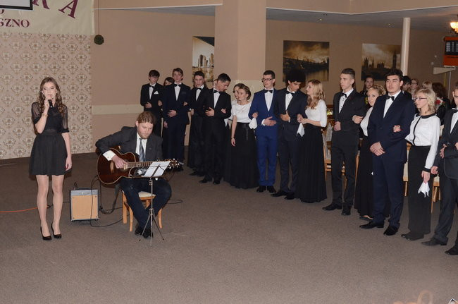 Studniówka w I LO. Artystycznie zadziwili (zdjęcia)