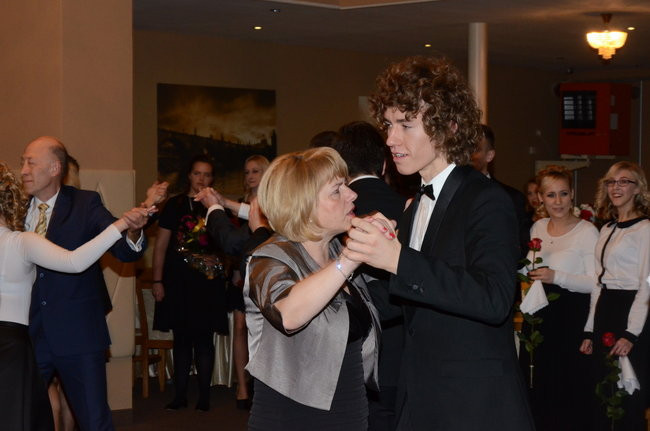 Studniówka w I LO. Artystycznie zadziwili (zdjęcia)