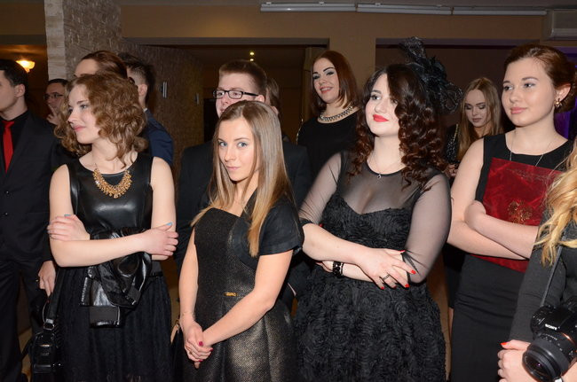 Studniówka w I LO. Artystycznie zadziwili (zdjęcia)