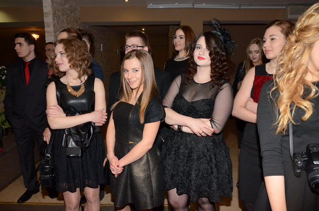 Studniówka w I LO. Artystycznie zadziwili (zdjęcia)