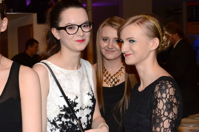 Studniówka w I LO. Artystycznie zadziwili (zdjęcia)