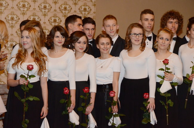 Studniówka w I LO. Artystycznie zadziwili (zdjęcia)