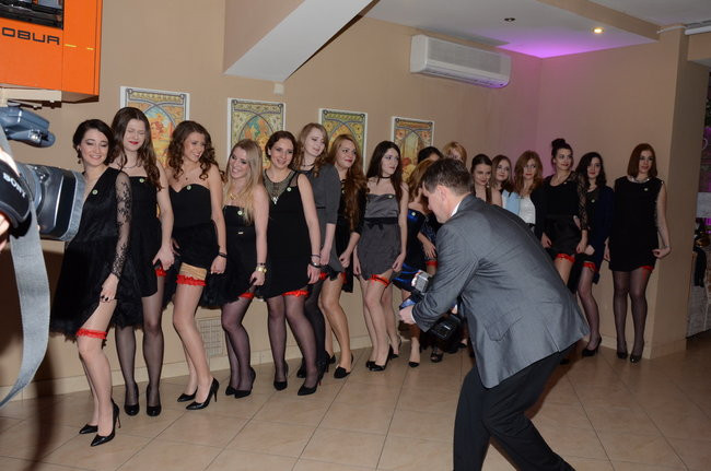 Studniówka w I LO. Artystycznie zadziwili (zdjęcia)