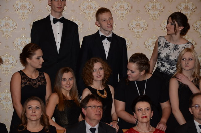 Studniówka w I LO. Artystycznie zadziwili (zdjęcia)