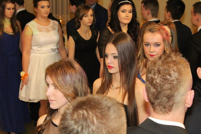 Studniówka Zespołu Szkół nr 3 w Rawiczu (zdjęcia)