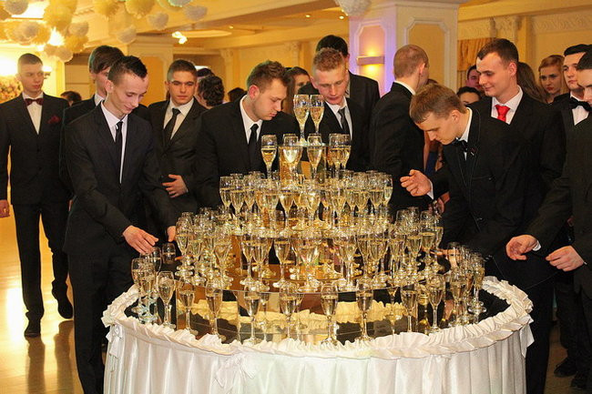 Studniówka Zespołu Szkół nr 3 w Rawiczu (zdjęcia)