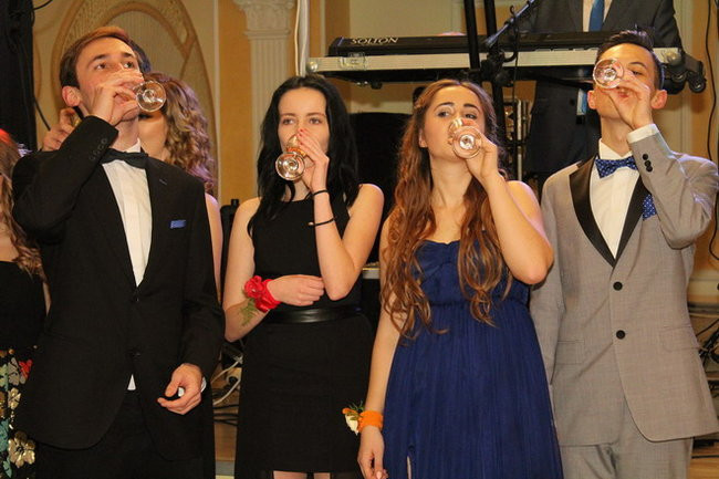 Studniówka Zespołu Szkół nr 3 w Rawiczu (zdjęcia)