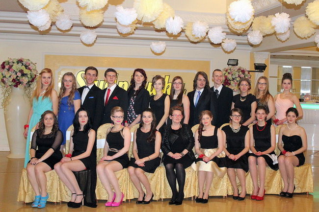 Studniówka Zespołu Szkół nr 3 w Rawiczu (zdjęcia)