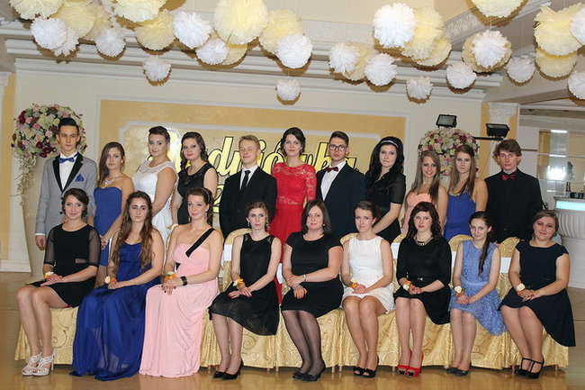 Studniówka Zespołu Szkół nr 3 w Rawiczu (zdjęcia)