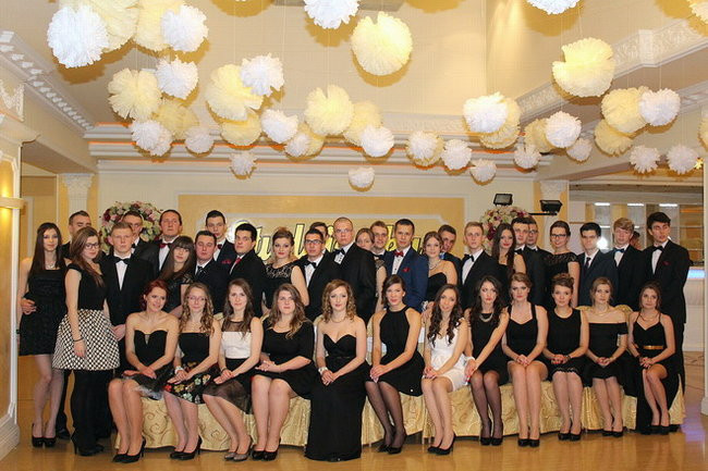 Studniówka Zespołu Szkół nr 3 w Rawiczu (zdjęcia)