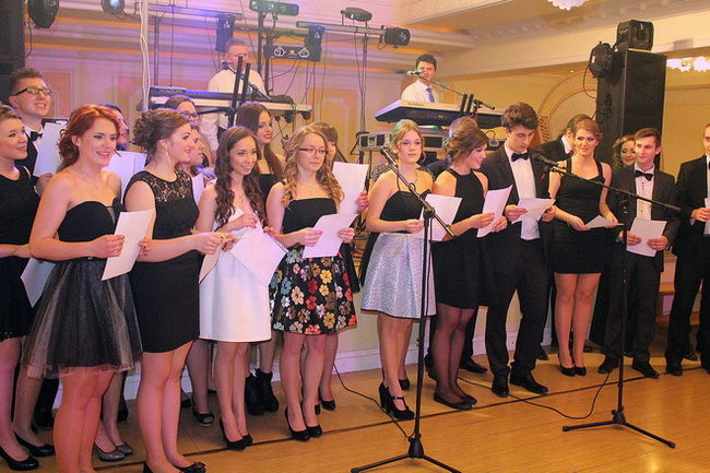 Studniówka Zespołu Szkół nr 3 w Rawiczu (zdjęcia)