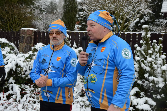 Piechurzy w bajkowym lesie (zdjęcia)