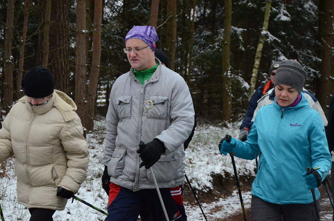 Piechurzy w bajkowym lesie (zdjęcia)