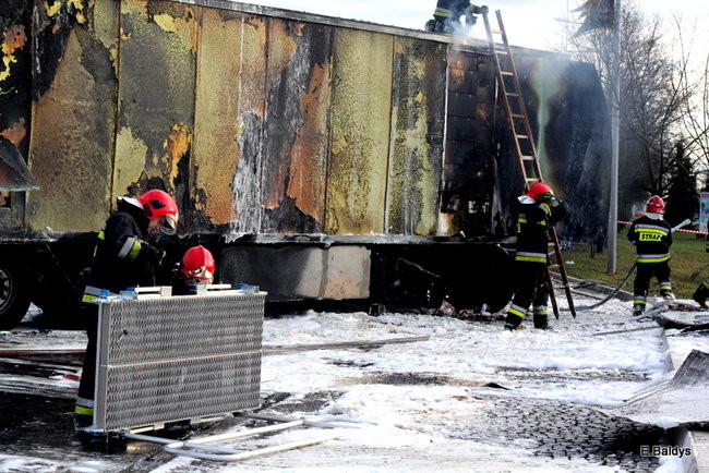 Skrzyżowanie przy Trapezie zablokowane! (zdjęcia)  !