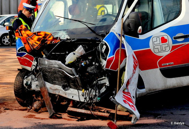 Skrzyżowanie przy Trapezie zablokowane! (zdjęcia)  !