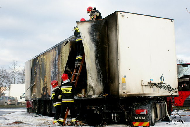 Skrzyżowanie przy Trapezie zablokowane! (zdjęcia)  !