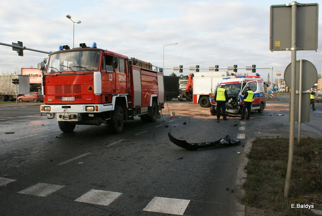 Skrzyżowanie przy Trapezie zablokowane! (zdjęcia)  !