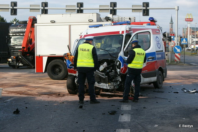 Skrzyżowanie przy Trapezie zablokowane! (zdjęcia)  !