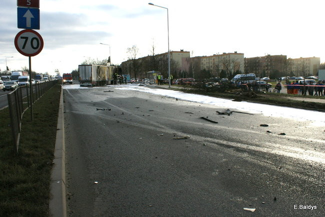 Skrzyżowanie przy Trapezie zablokowane! (zdjęcia)  !