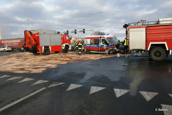 Skrzyżowanie przy Trapezie zablokowane! (zdjęcia)  !