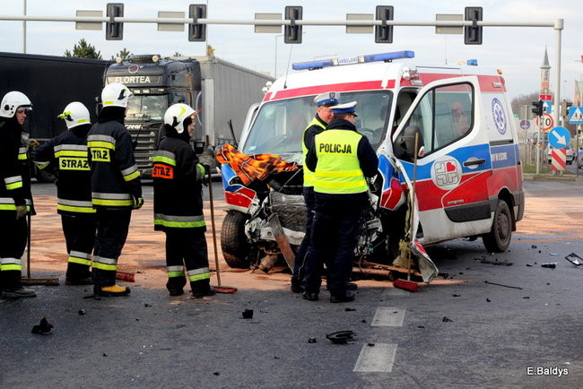 Skrzyżowanie przy Trapezie zablokowane! (zdjęcia)  !