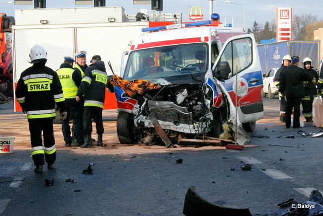 Skrzyżowanie przy Trapezie zablokowane! (zdjęcia)  !