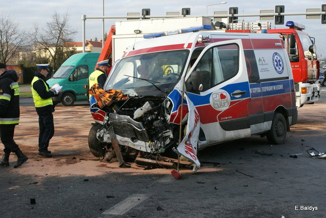 Skrzyżowanie przy Trapezie zablokowane! (zdjęcia)  !