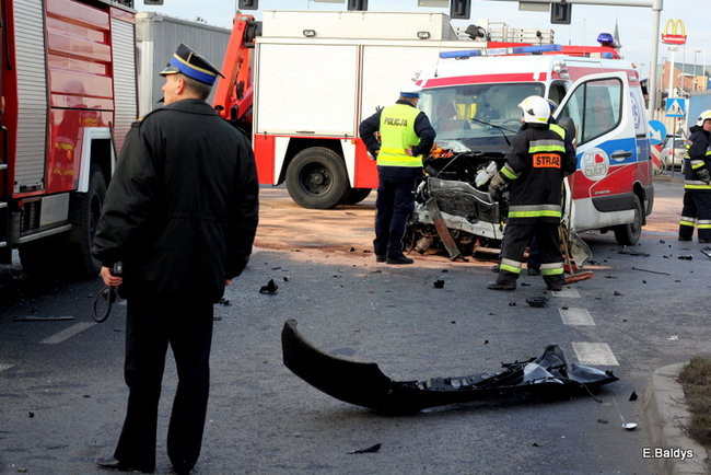 Skrzyżowanie przy Trapezie zablokowane! (zdjęcia)  !