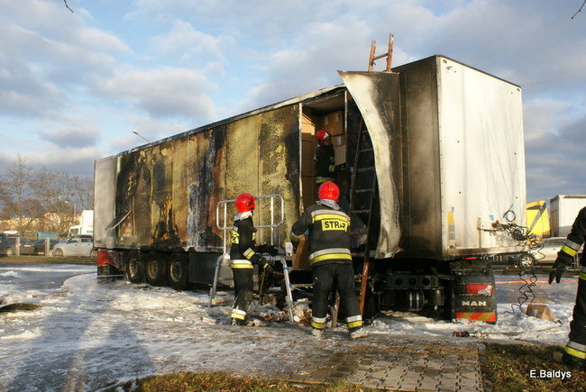 Skrzyżowanie przy Trapezie zablokowane! (zdjęcia)  !