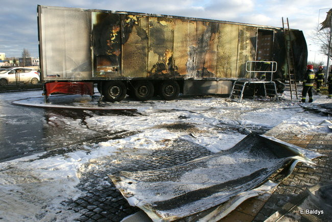 Skrzyżowanie przy Trapezie zablokowane! (zdjęcia)  !