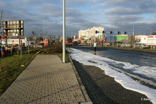 Skrzyżowanie przy Trapezie zablokowane! (zdjęcia)  !