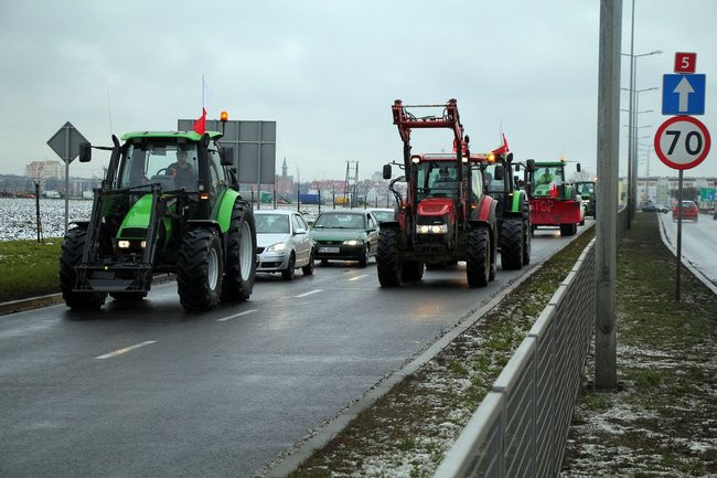 Ciągniki blokują Leszno! (zdjęcia i wideo)