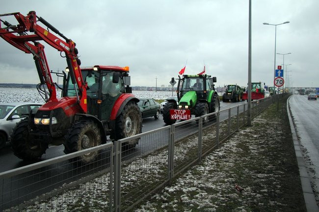 Ciągniki blokują Leszno! (zdjęcia i wideo)