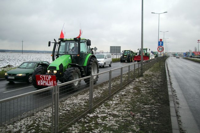 Ciągniki blokują Leszno! (zdjęcia i wideo)