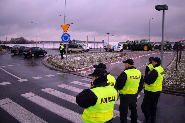 Ciągniki blokują Leszno! (zdjęcia i wideo)